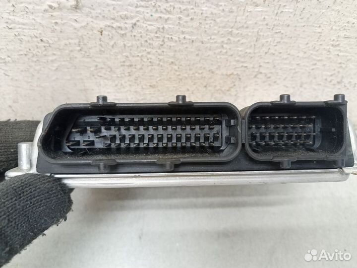 Блок управления двигателем 4D0907551AF