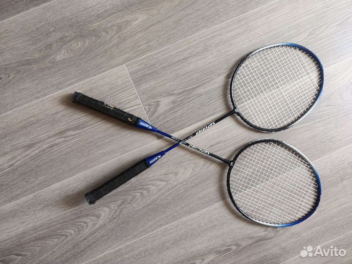 Ракетка для бадминтона