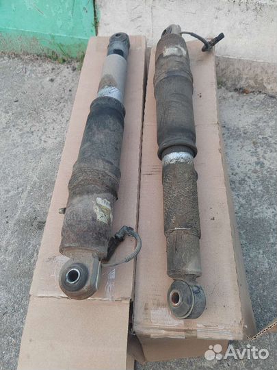 23290660 Задний амортизатор Cadillac Escalade