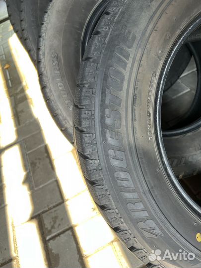 Bridgestone Blizzak Revo GZ 215/65 R16 98S
