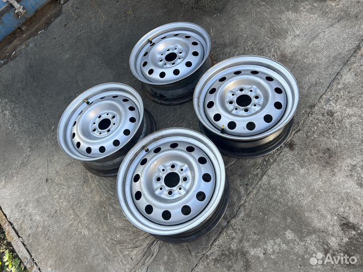 Штампованные диски Ваз Datsun 4x98 R14 Ровные