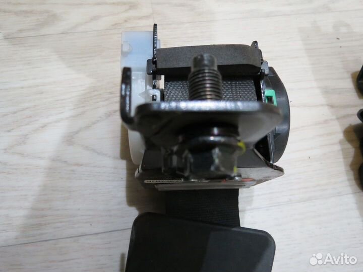 Ремень безопасности задний KIA Quoris