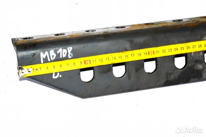 Уголок сцепного устройства (седла), левый mercedes