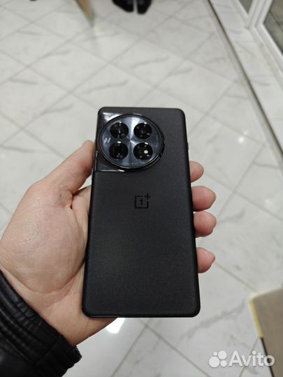 OnePlus 12, 12/256 ГБ