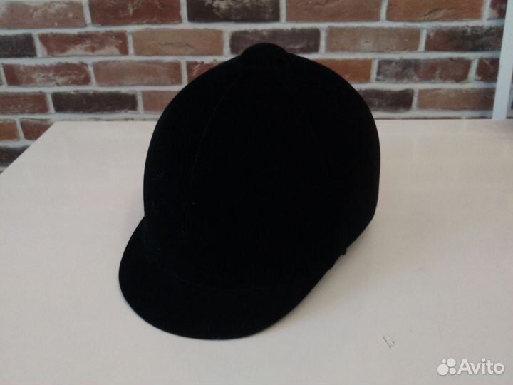 Шлем для конного спорта