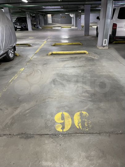 Машиноместо, 18 м²