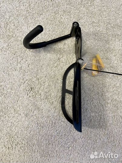 Крепеж для велосипеда на стену