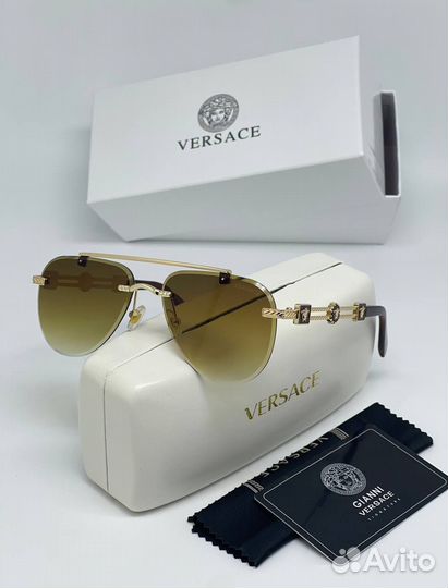 Солнцезащитные очки versace