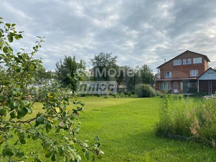 Дом 248,2 м² на участке 13 сот.