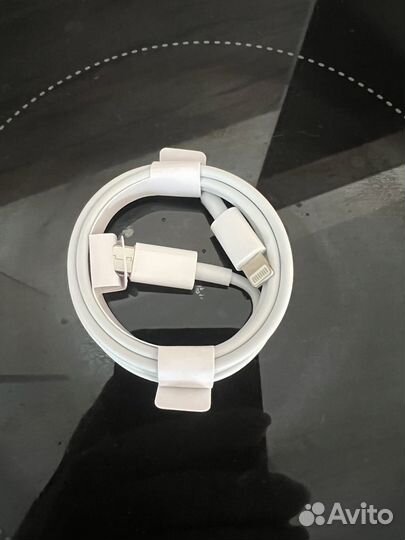 Зарядный шнур на iPhone type c lightning