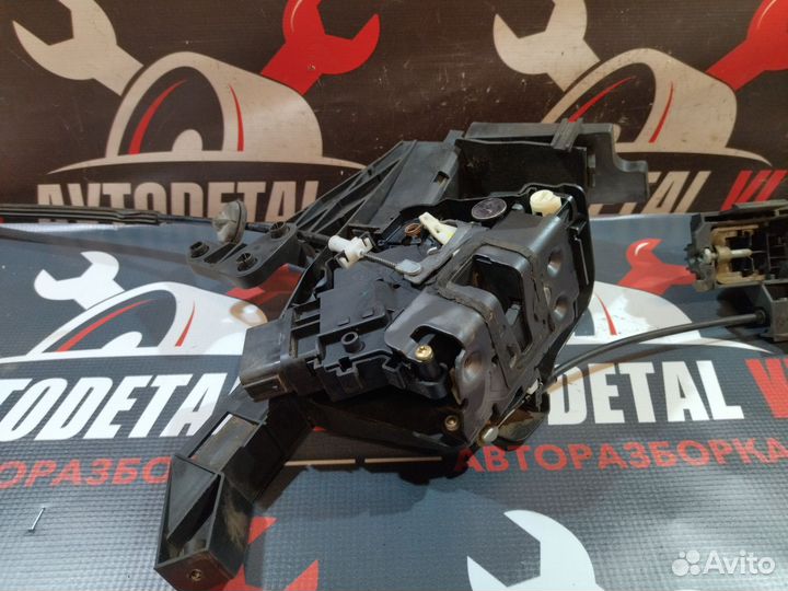 Замок двери задний Ford Focus c-max 1