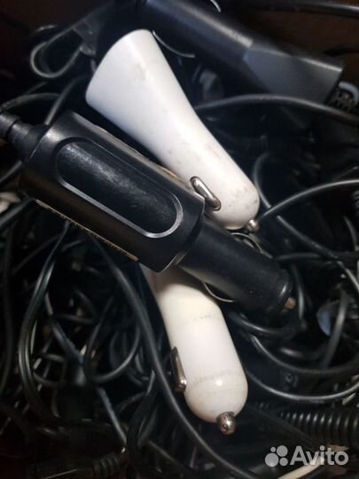 Автомобильная зарядка для телефона