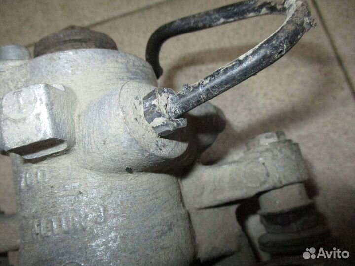 Суппорт задний левый Citroen C4