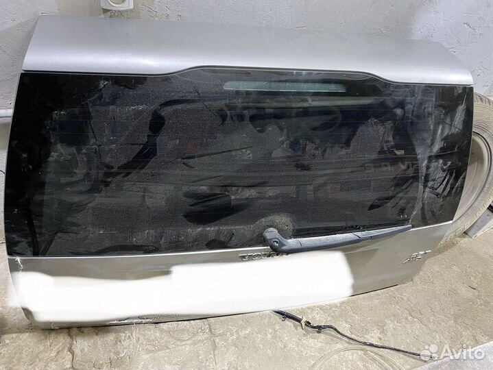 Заднее лобовое стекло на Volvo XC70