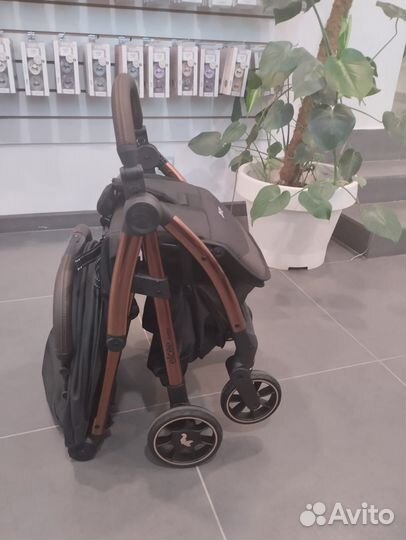 Коляска прогулочная Leclerc Magic