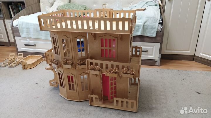 Домик кукольный с мебелью