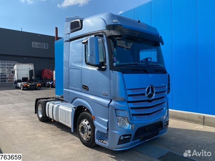 Pазбираем грузовик Mercedes-Benz Actros mpiv с 201