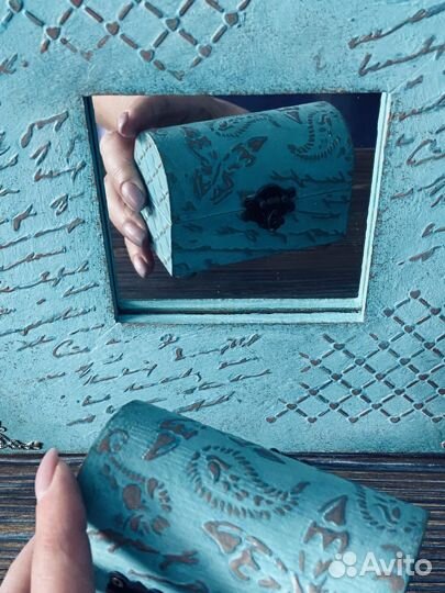 Зеркало и сундучок