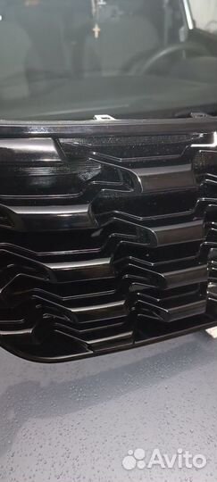 Решетка радиатора глянцевая со значком Хундай