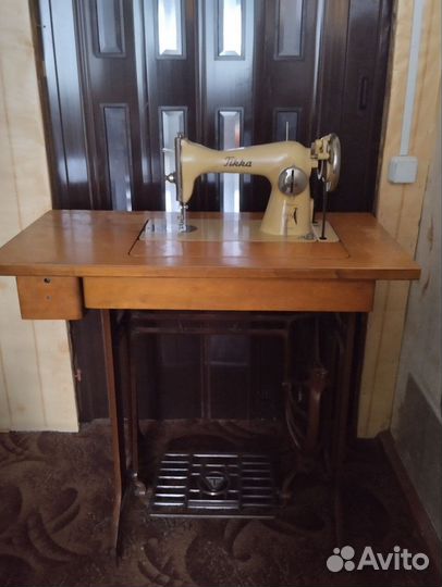 Продам швейную машинку тикка 45