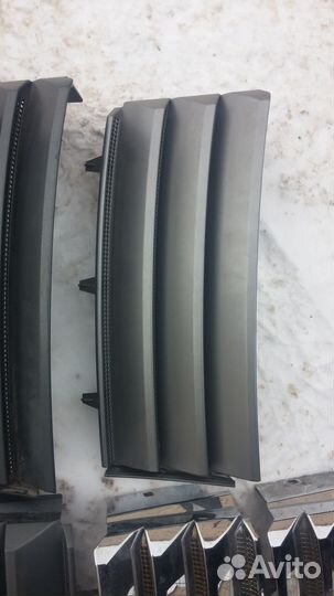 Range Rover Vogue 3 L322 левая жабра крыла 2005-09