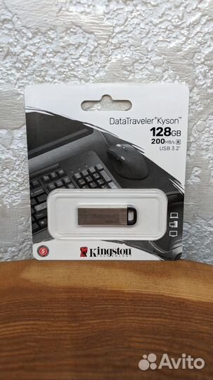 USB флешка 128 Гб очень быстрая