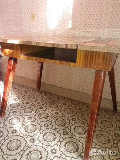 Шахматный столик СССР с фигурами