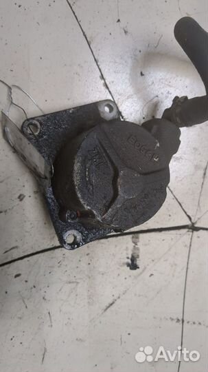 Насос вакуумный Renault Master, 1999