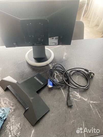 Монитор Samsung