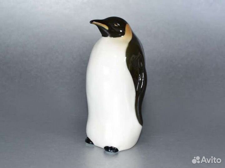 Императорский пингвин фарфоровая статуэтка