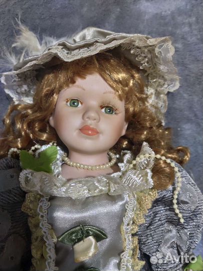 Кукла фарфоровая коллекционная