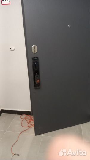 Установка замков, ремонт дверей, роллет, окон