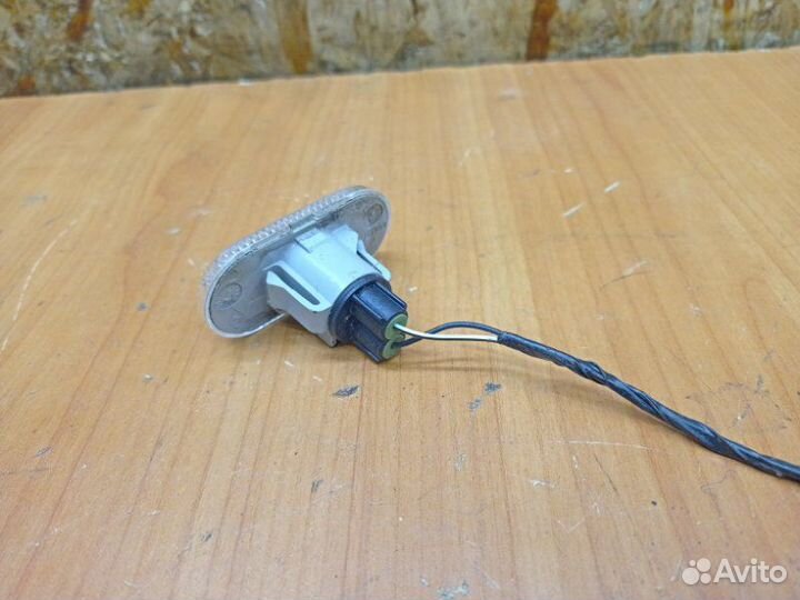 Повторитель поворота Renault Duster 1.6 2010-2021