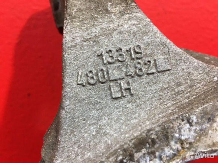 Кулак передний левый Opel Astra J A16XER 2012