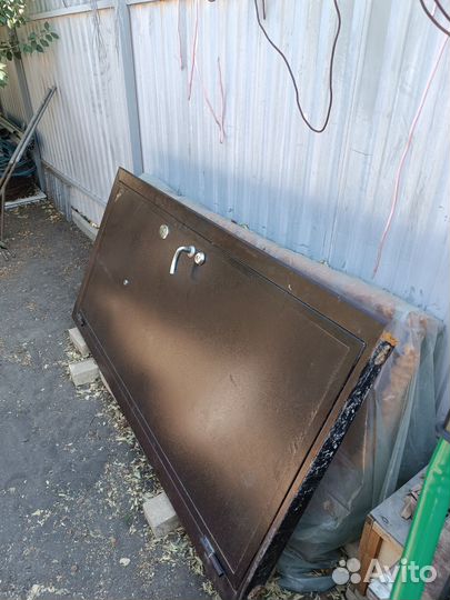 Дверь входная металлическая