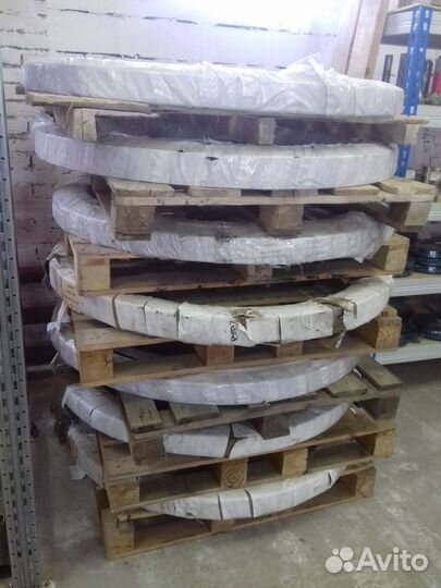 Опорно-поворотный круг PC200-7, 20Y-25-21200