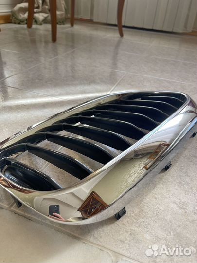 Продам решетку радиатора BMW 5 G30