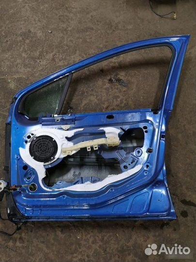 Дверь передняя правая Peugeot 308
