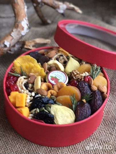 Букет из сухофруктов и орехов