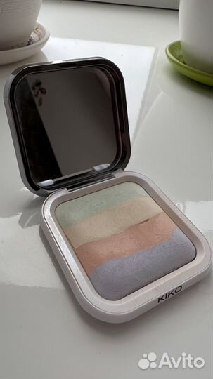 Фиксирующая корректирующая пудра Kiko