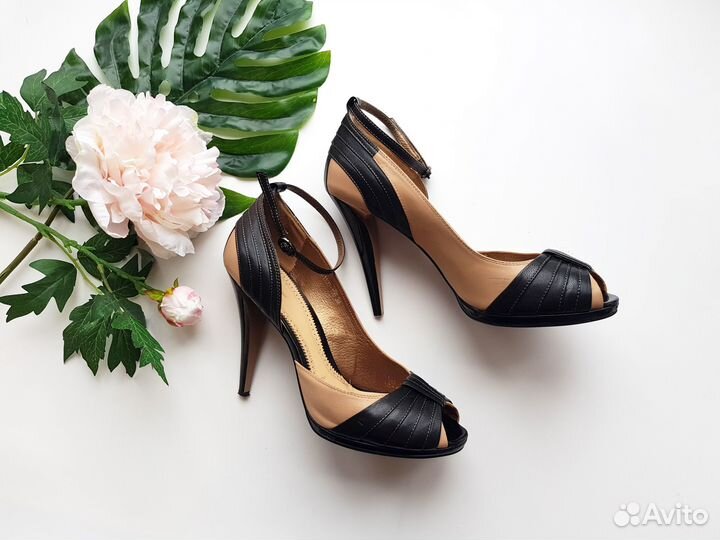 Заберите эти туфли они огонь