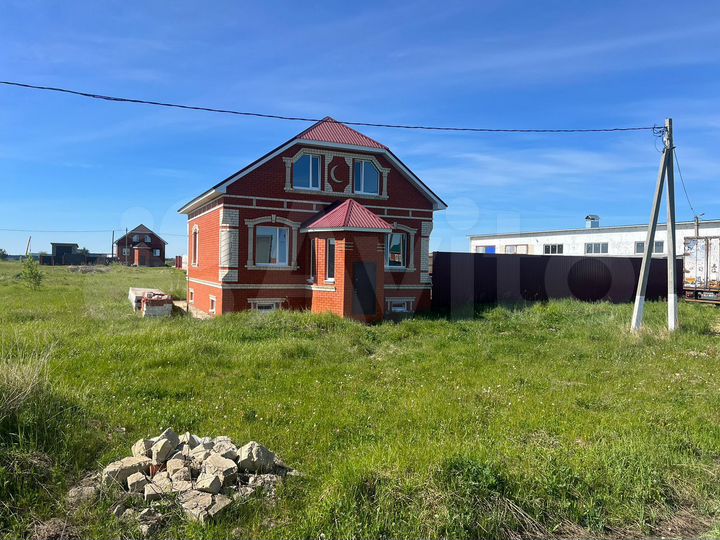 Дом 100 м² на участке 100 сот.