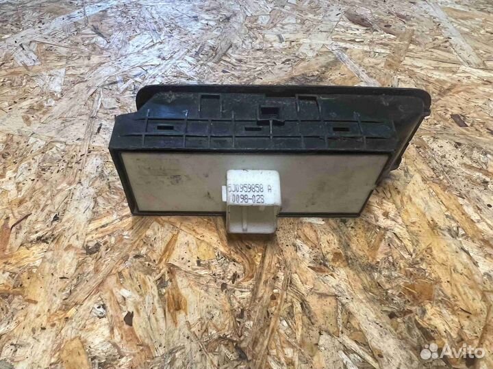 Блок управления стеклоподъемниками skoda fabia (5J