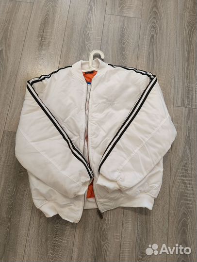 Куртка бомбер