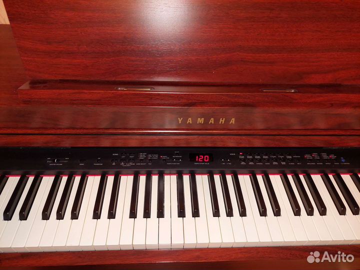 Цифровое пианино yamaha