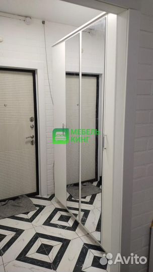 Шкаф распашной с зеркалом в наличии