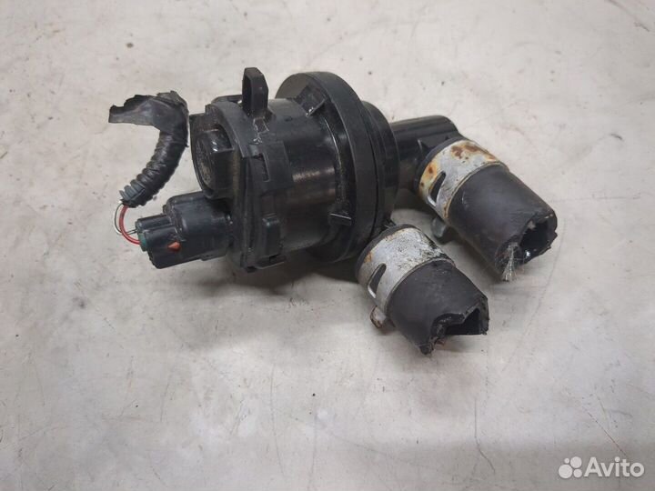 Насос водяной Toyota RAV 4, 2016