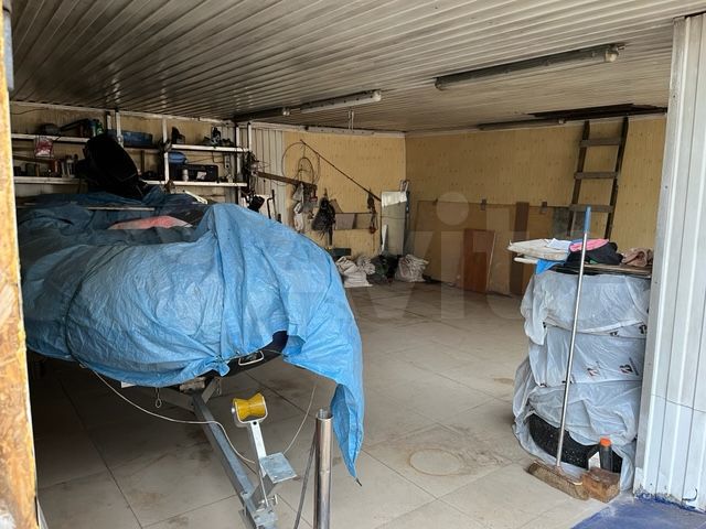 Гараж, > 30 м²