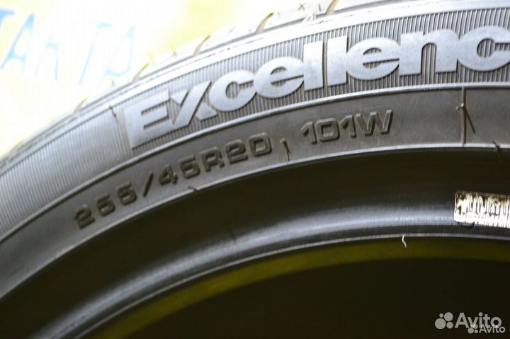 Goodyear Excellence 255/45 R20