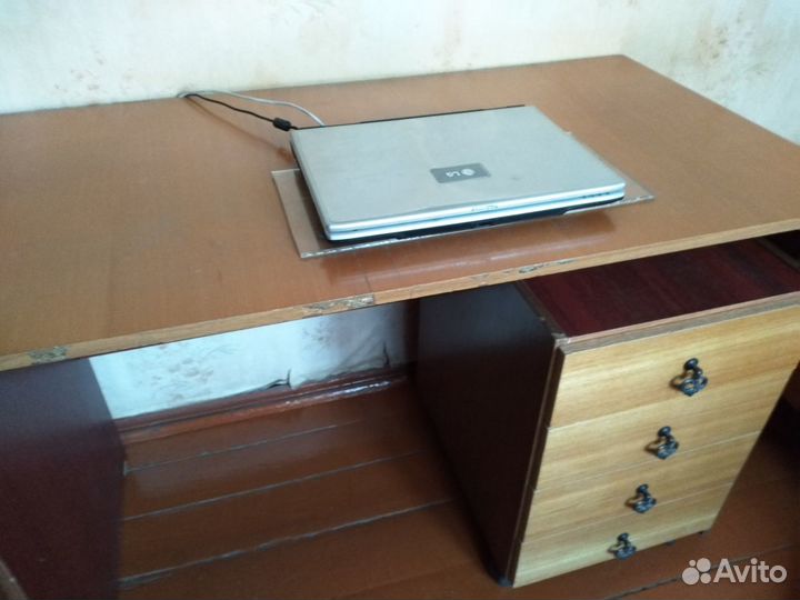 Стол письменный:116х65 с тумбой на колесах: 43х53